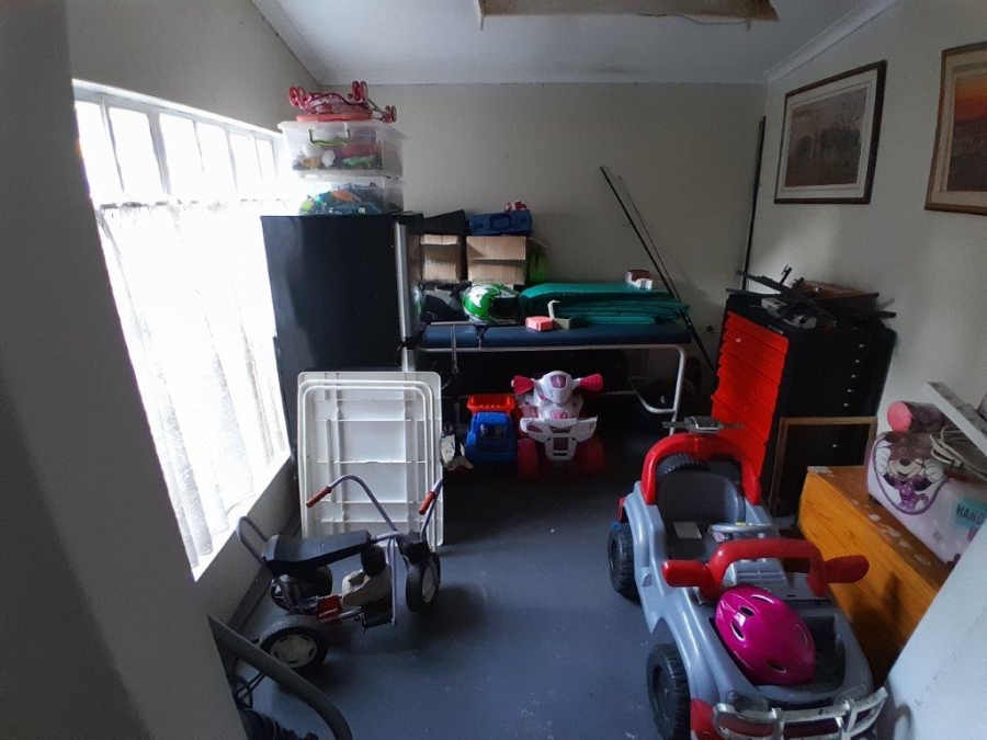 5 Bedroom Property for Sale in Geelhoutpark North West